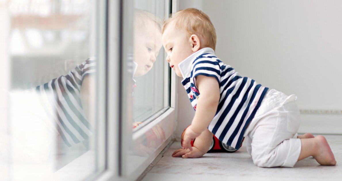 Безопасные окна: как защитить ребенка от падения
